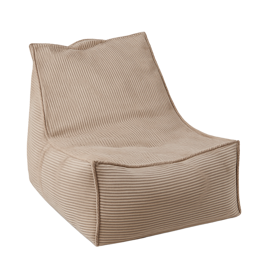 Elegancki fotel LENO wykonany z prążkowanej tkaniny sztruksowej w kolorze beżowym.